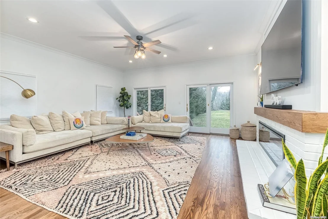 Photo of 49 Lindenmere Drive