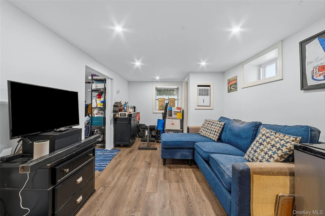 Photo of 1463 Lincoln Terrace