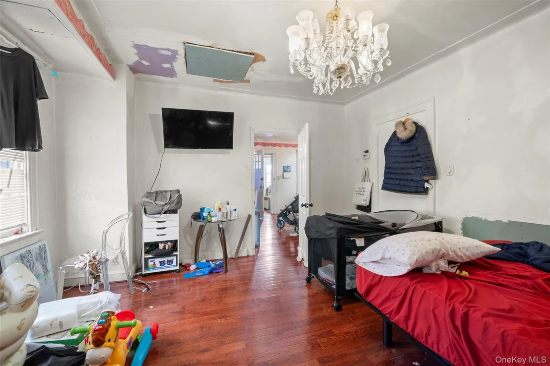 Photo of 871 Linden Boulevard
