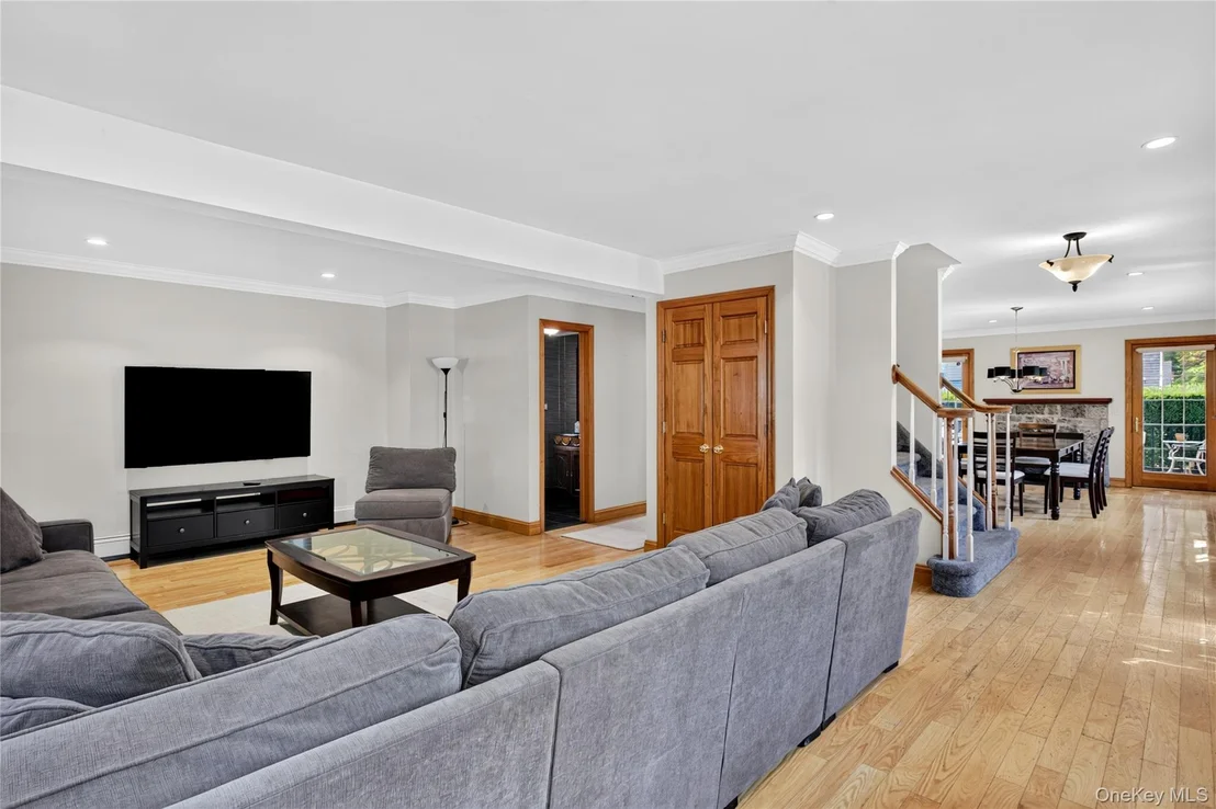 Photo of 75 Maple Street