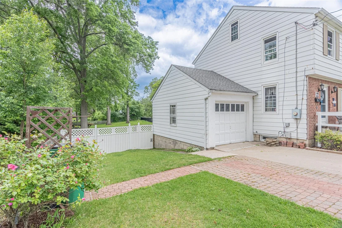 Photo of 22 Deerfield Place