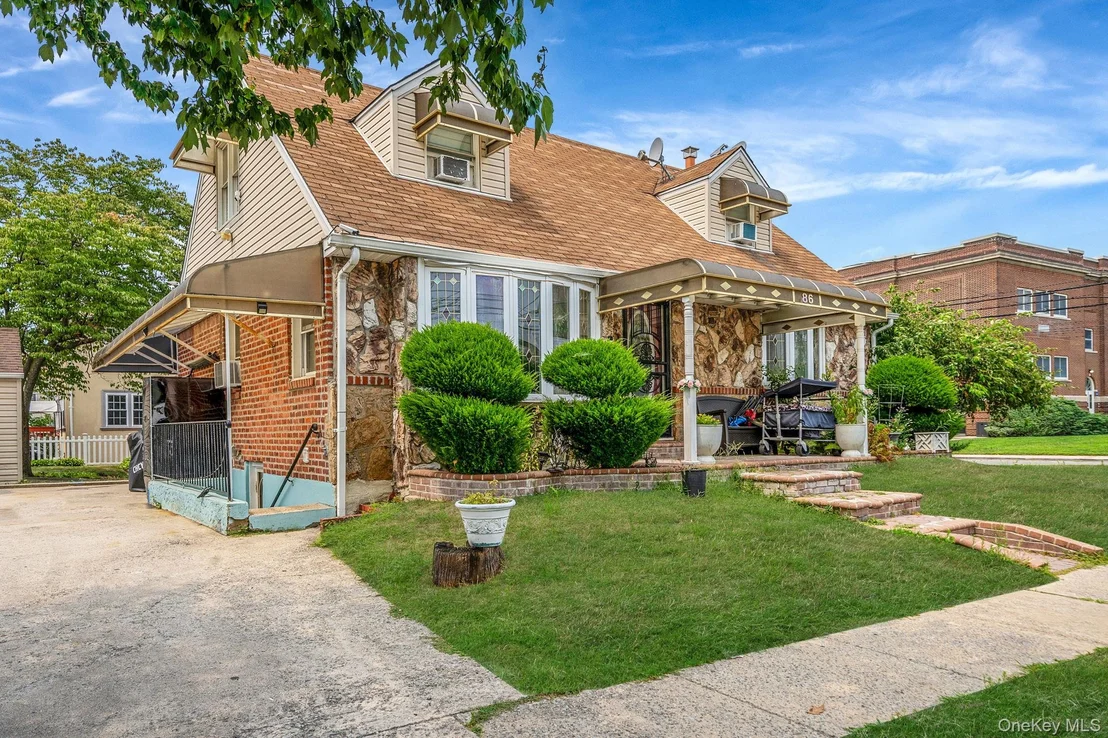 Photo of 86 Clearstream Avenue
