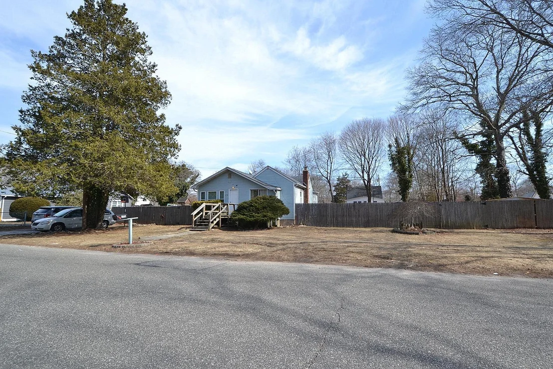Photo of 179 Lynbrook Drive
