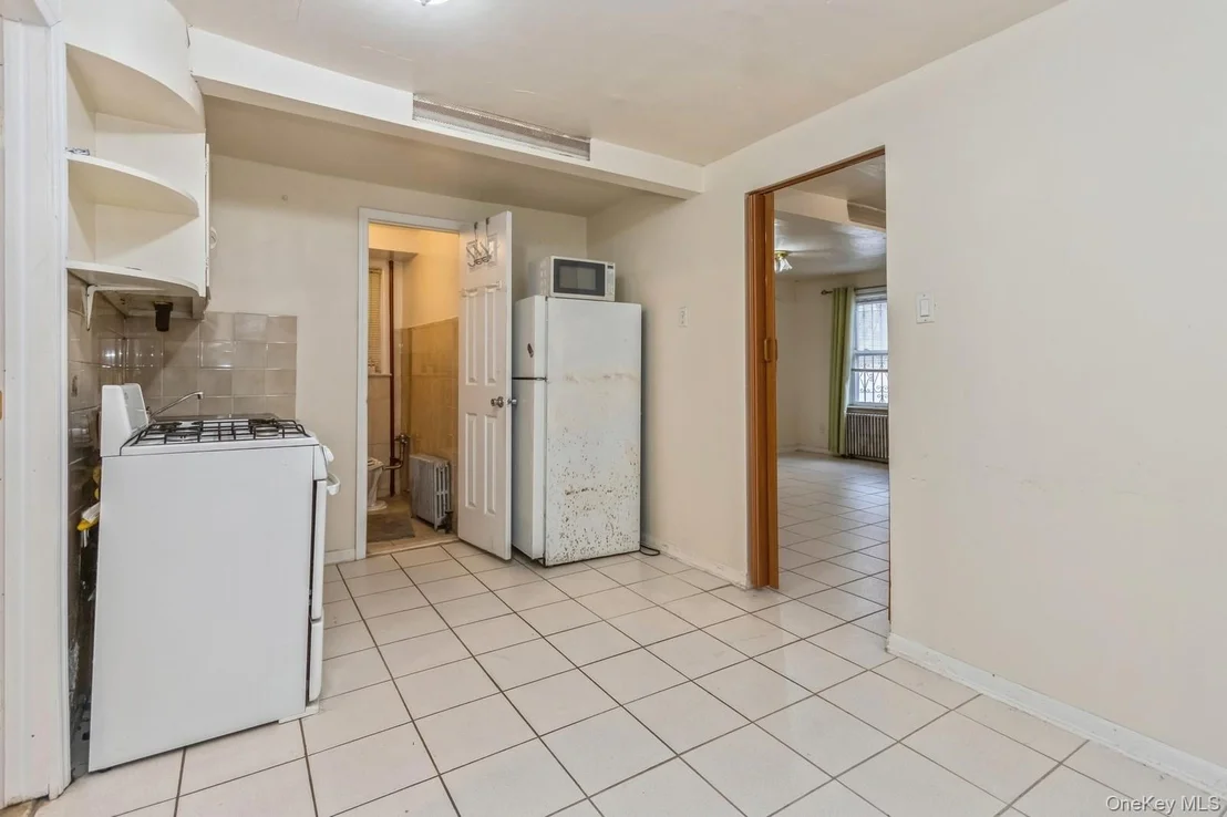 Photo of 4121 Grace Avenue