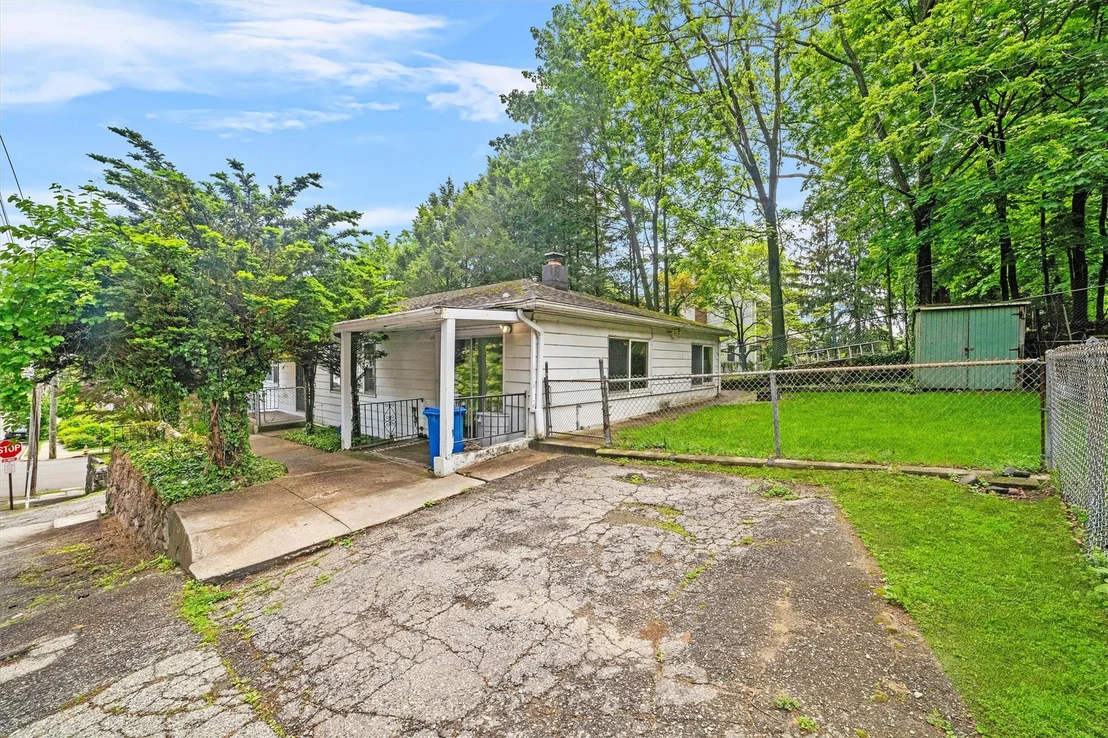 Photo of 420 Nelson Avenue