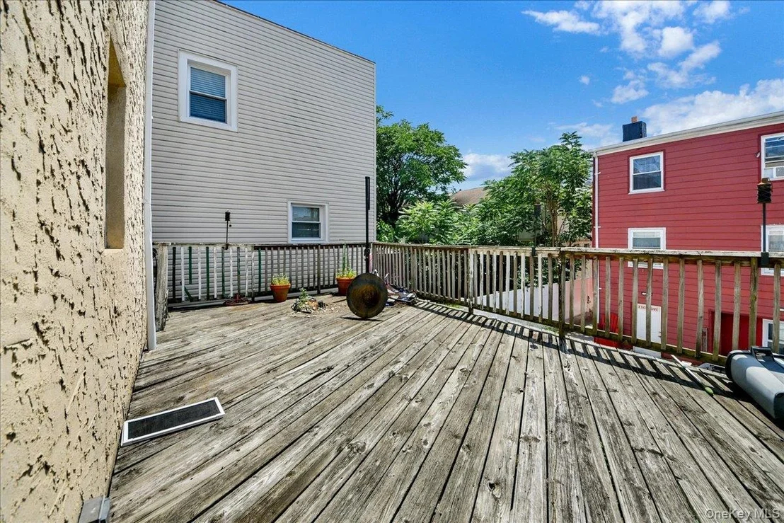 Photo of 227 Calhoun Avenue