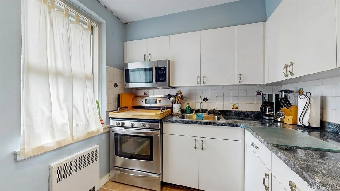Photo of Unit 6C at 755 Bronx River Road