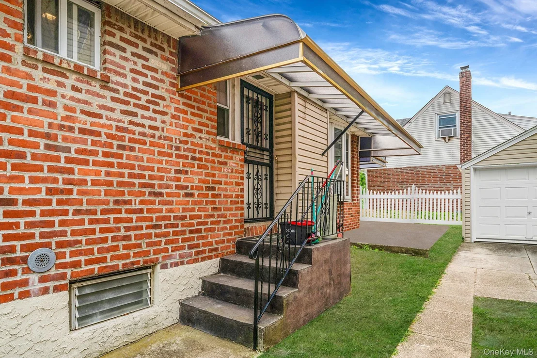 Photo of 86 Clearstream Avenue