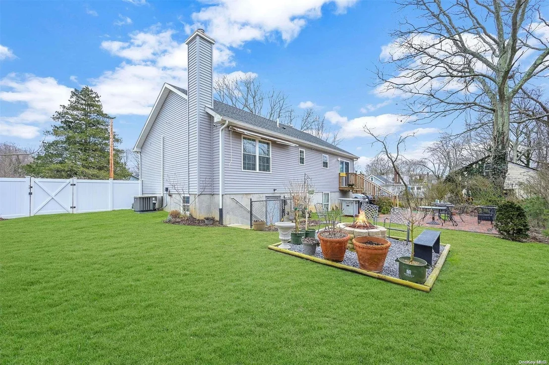 Photo of 182 Lynbrook Drive