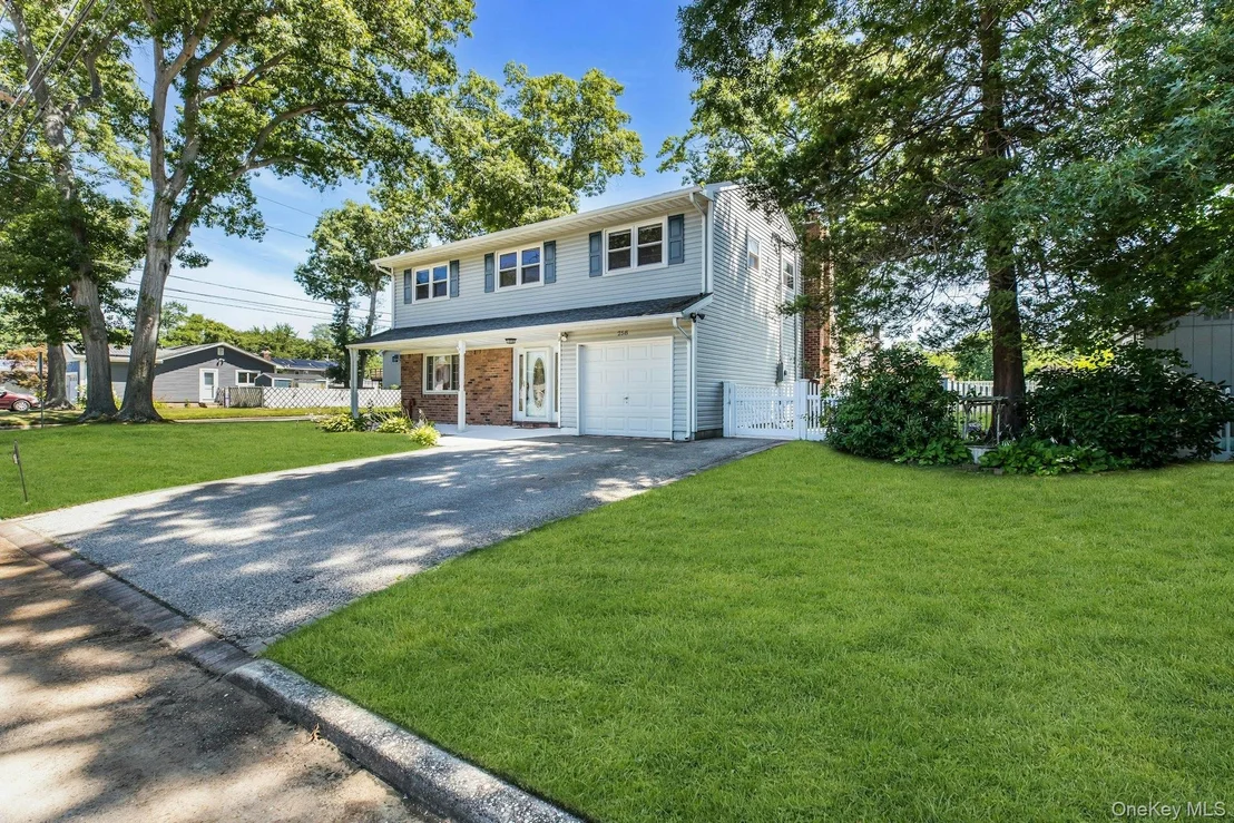 Photo of 258 Lafayette Road