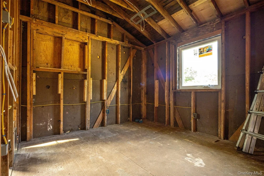 Photo of 547 Taylor Avenue