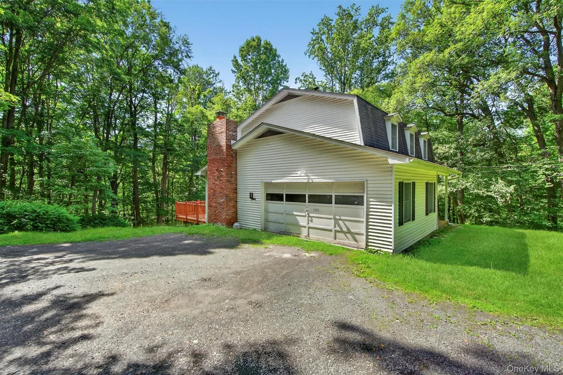 Photo of 300 Estrada Road