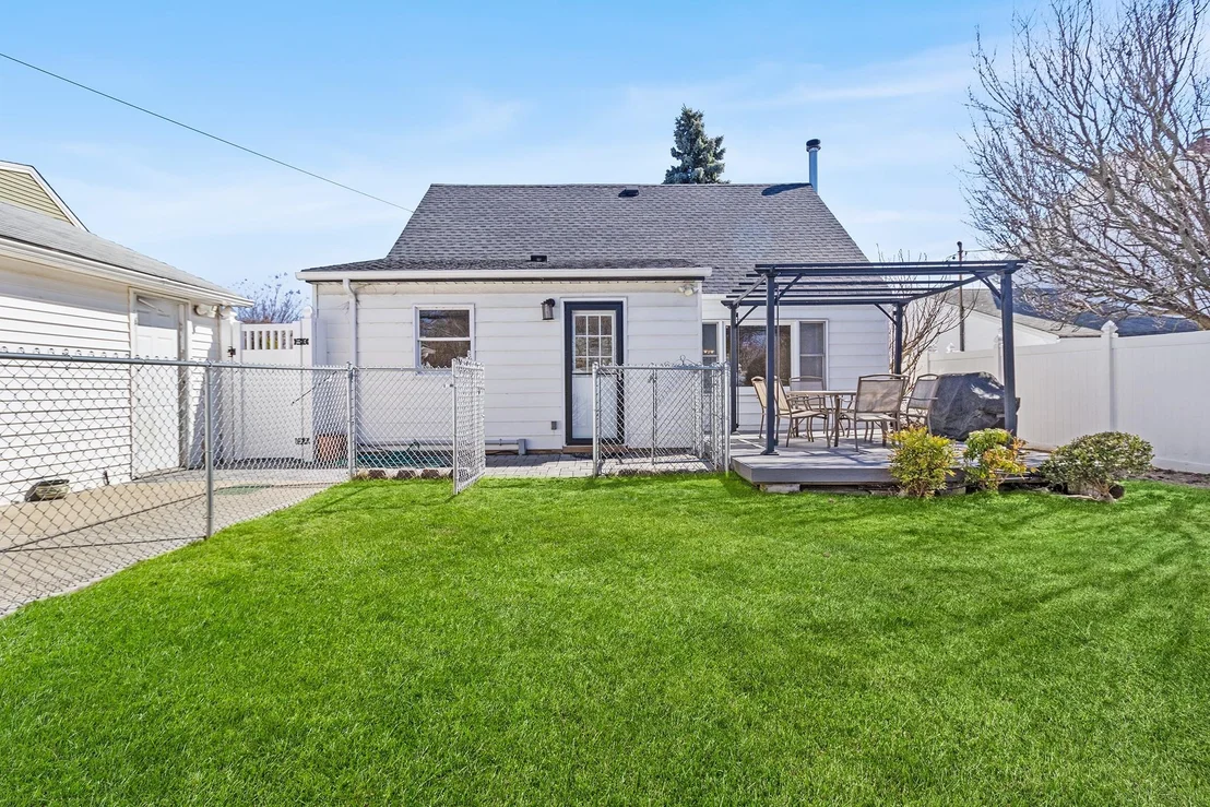 Photo of 84 Ridge Lane
