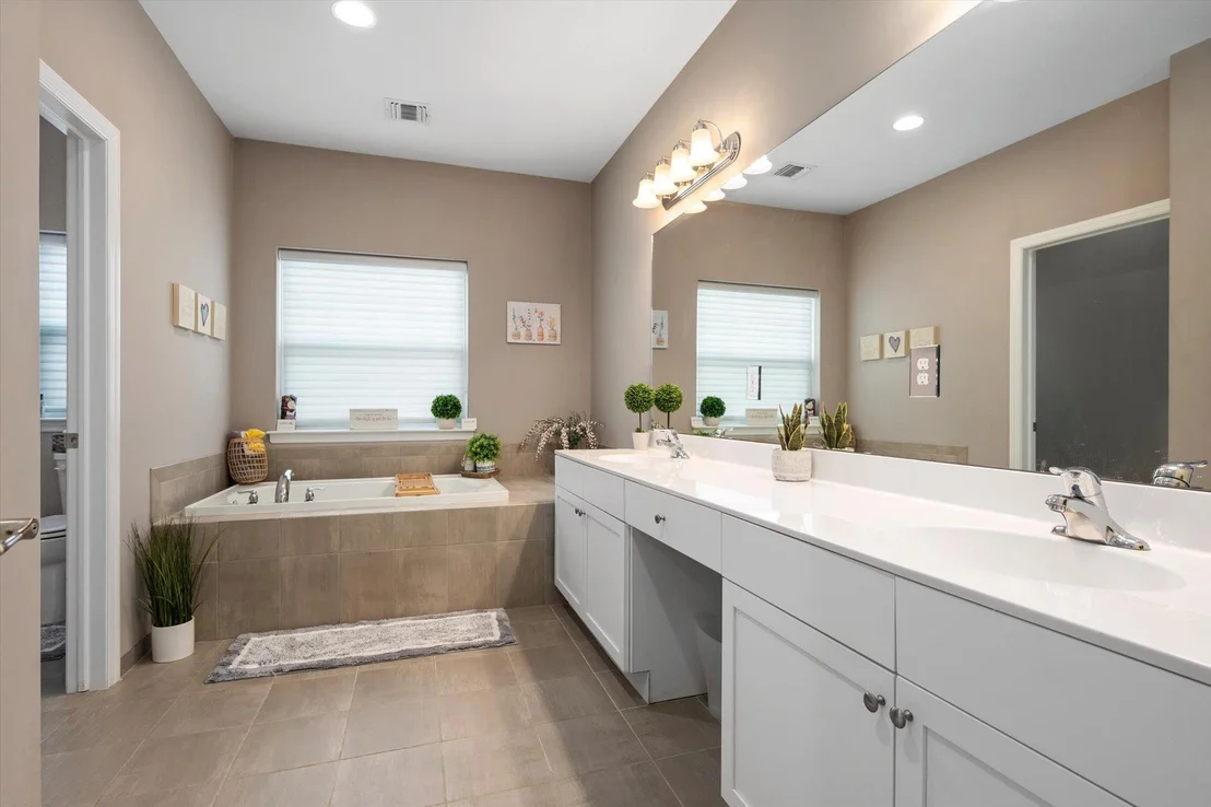 Photo of 15 Pondview Circle