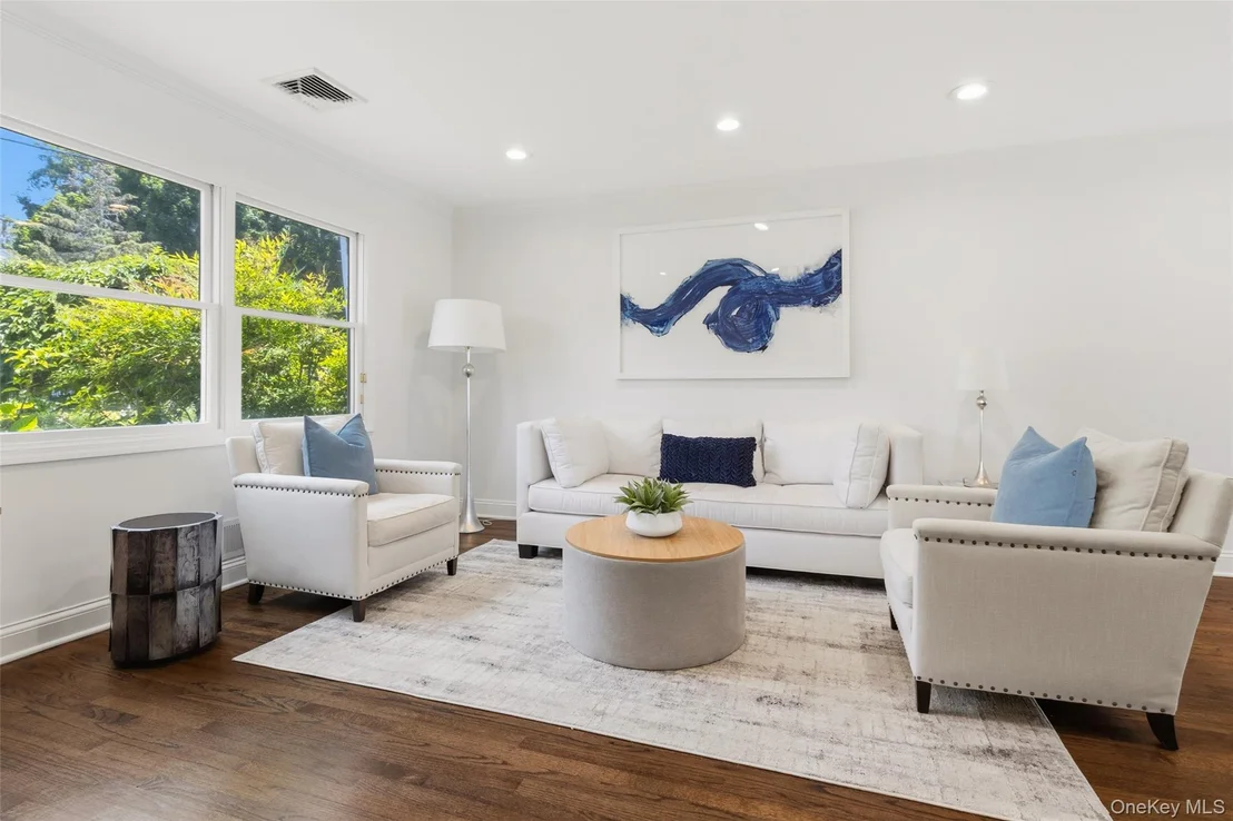 Photo of 116 Huntley Drive