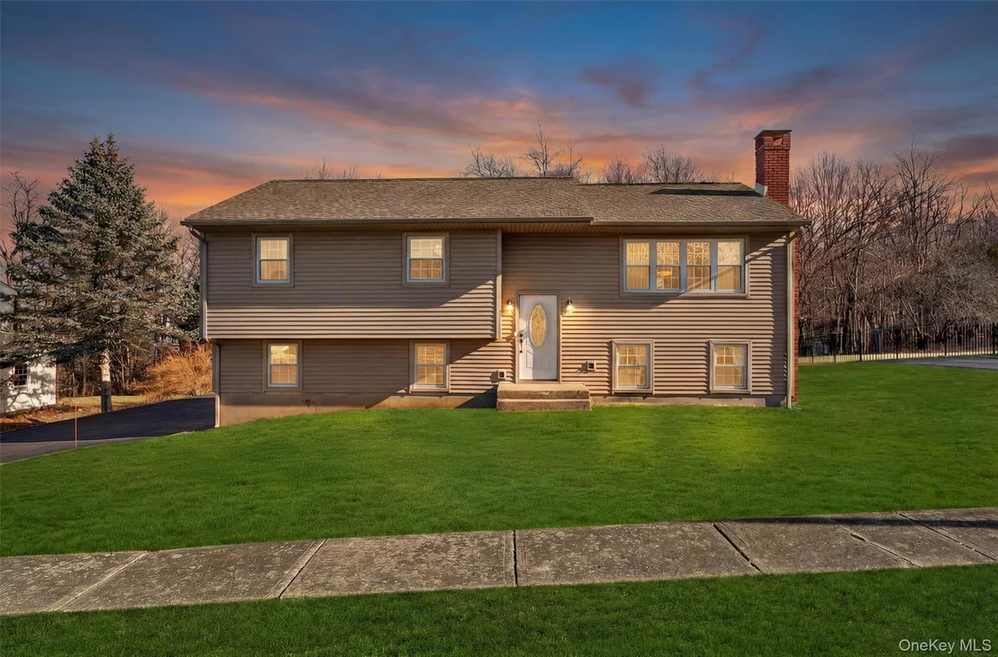 Photo of 11 Hilltop Lane