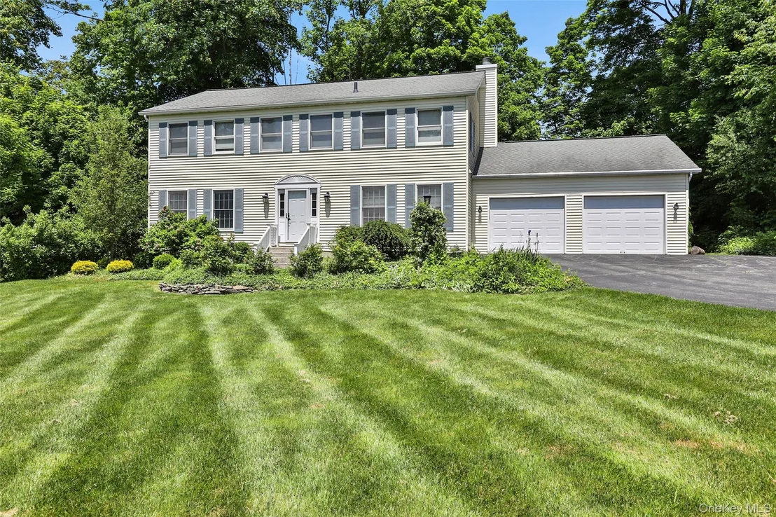 Photo of 8 White Pine Lane