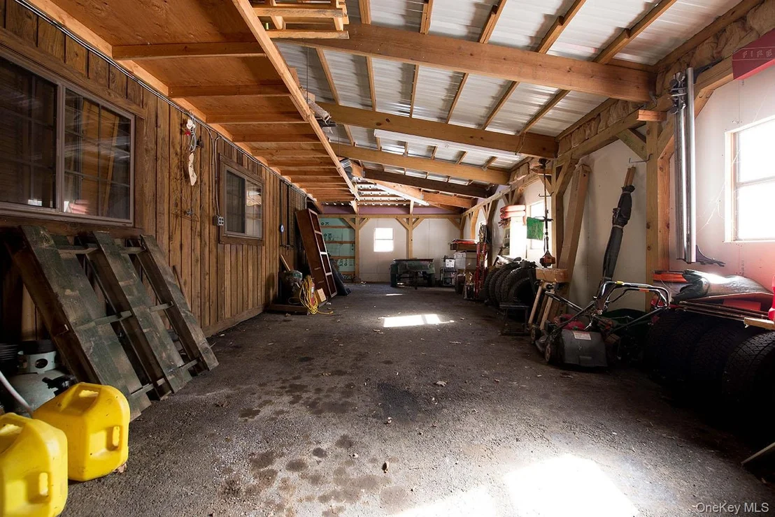 Photo of 1644 Lakes Road