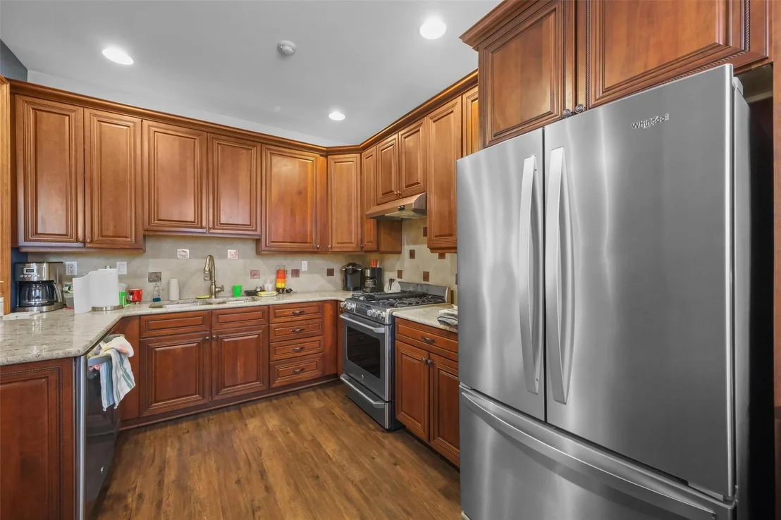Photo of 521 Regency Drive