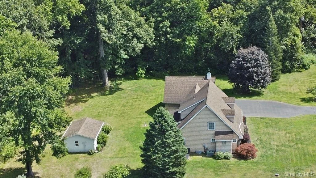 Photo of 138 Round Hill Road