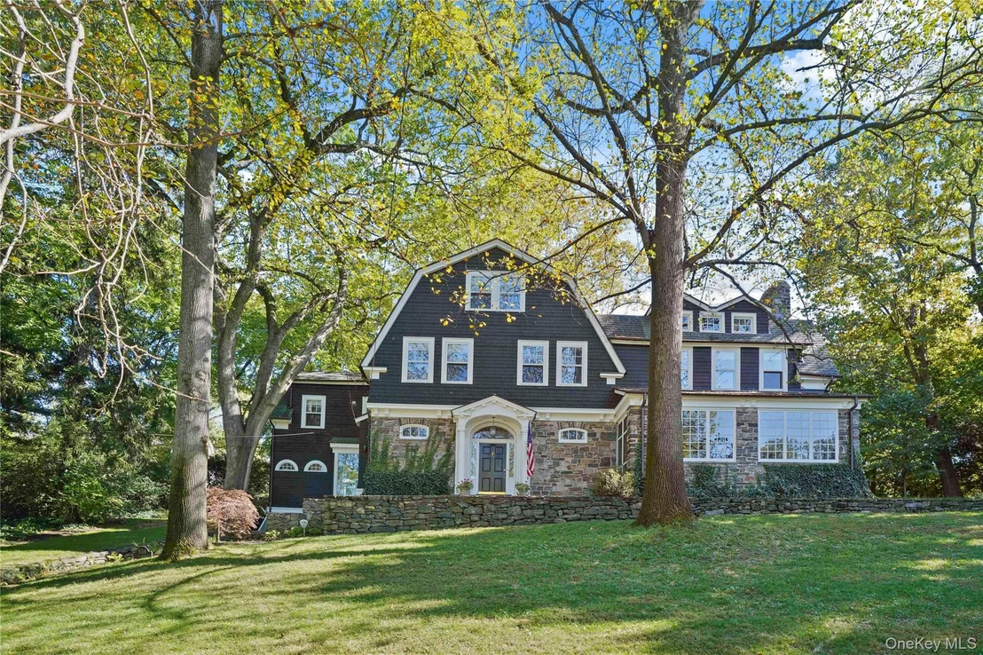 Photo of 534 Pelham Manor Road