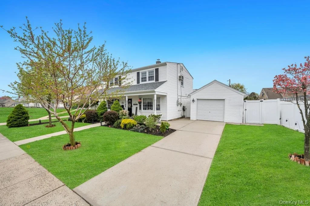 Photo of 104 Saddle Lane