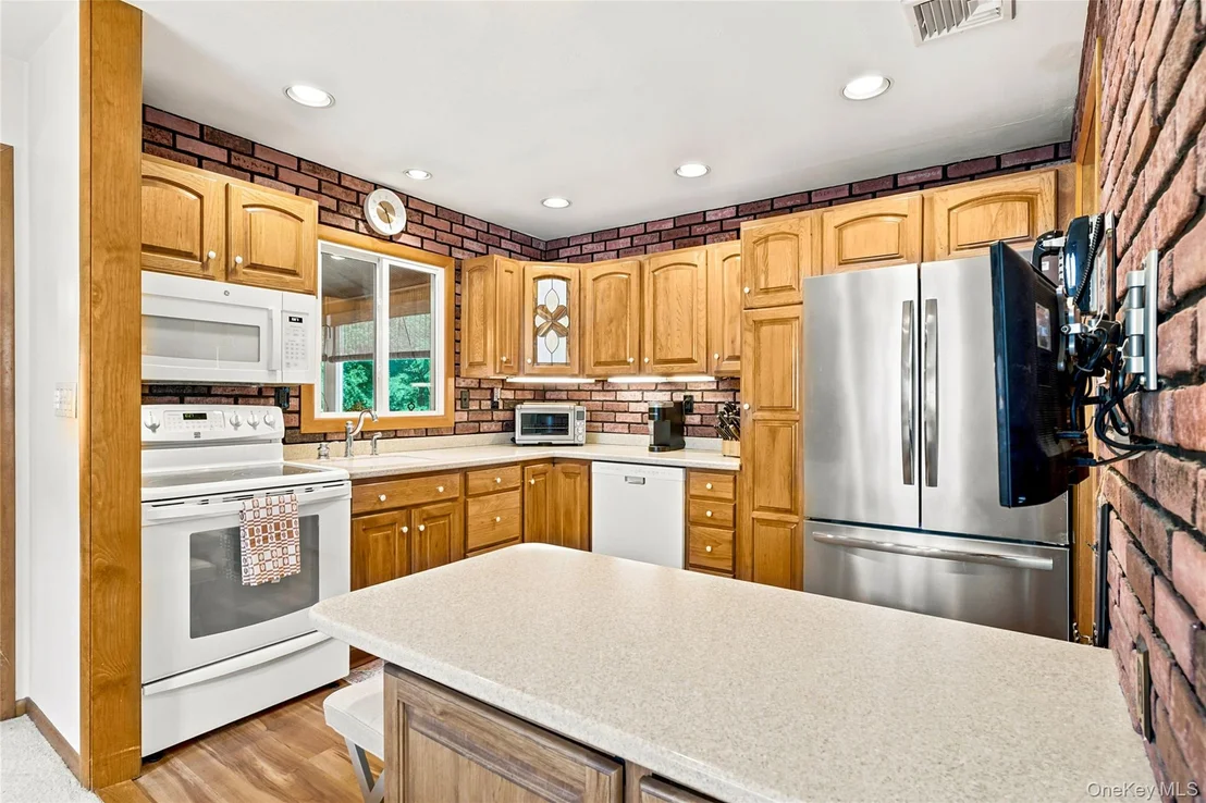 Photo of 355 Sprout Brook Road