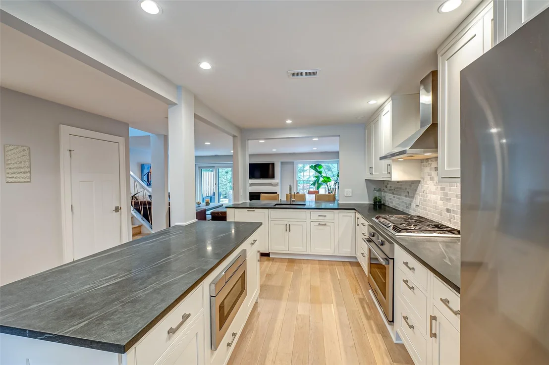 Photo of 12 Sutton Place