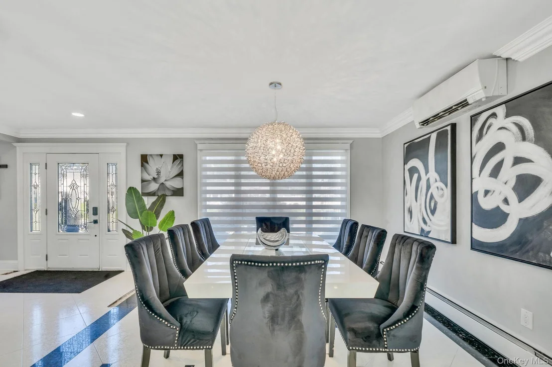 Photo of 29 Selden Boulevard