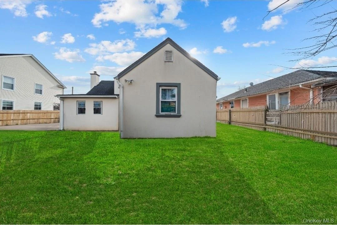 Photo of 225 Windsor Parkway