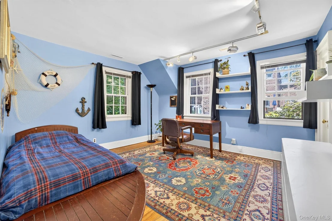 Photo of 77 Edgemont Road