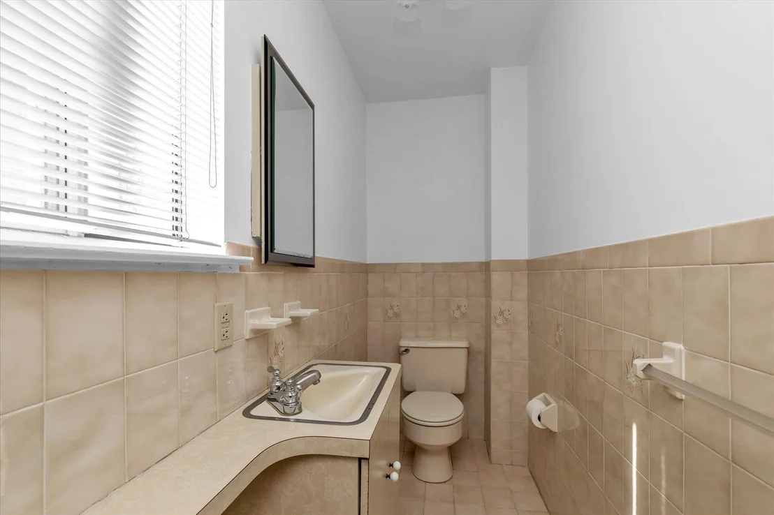 Photo of 7 Sunset Avenue