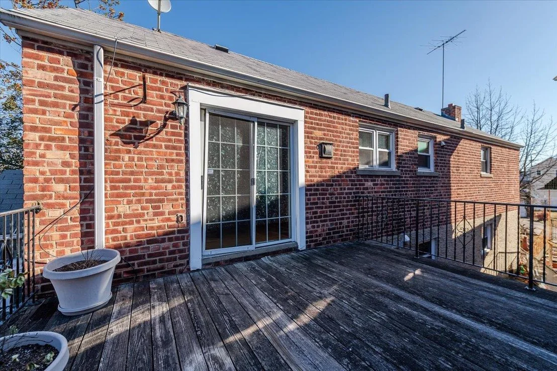 Photo of 1454 Dwight Place