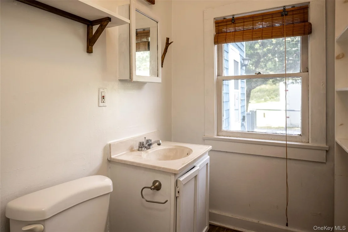 Photo of 672 Tower Hill Road