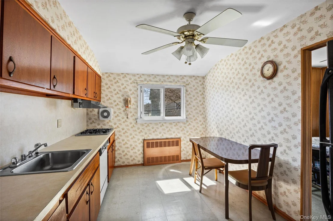 Photo of 37 Evergreen Avenue