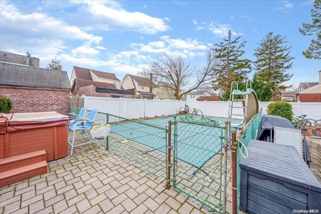 Photo of 589 Pinebrook Avenue