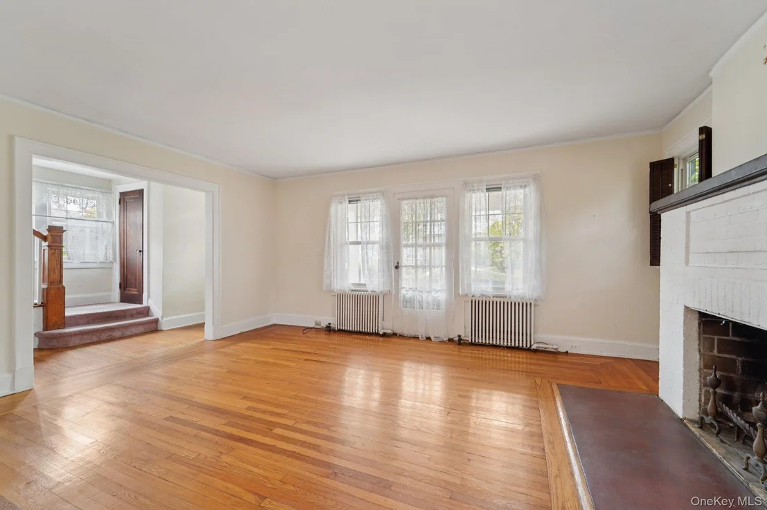 Photo of 115 Morsemere Avenue