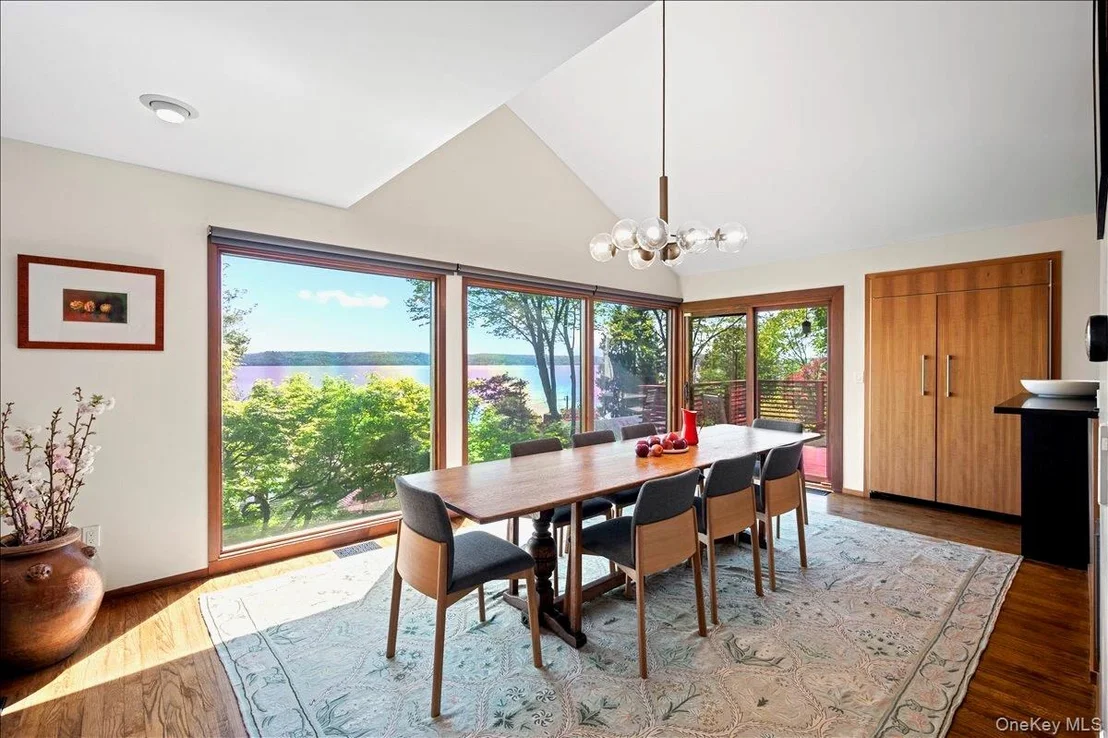 Photo of 181 River Road