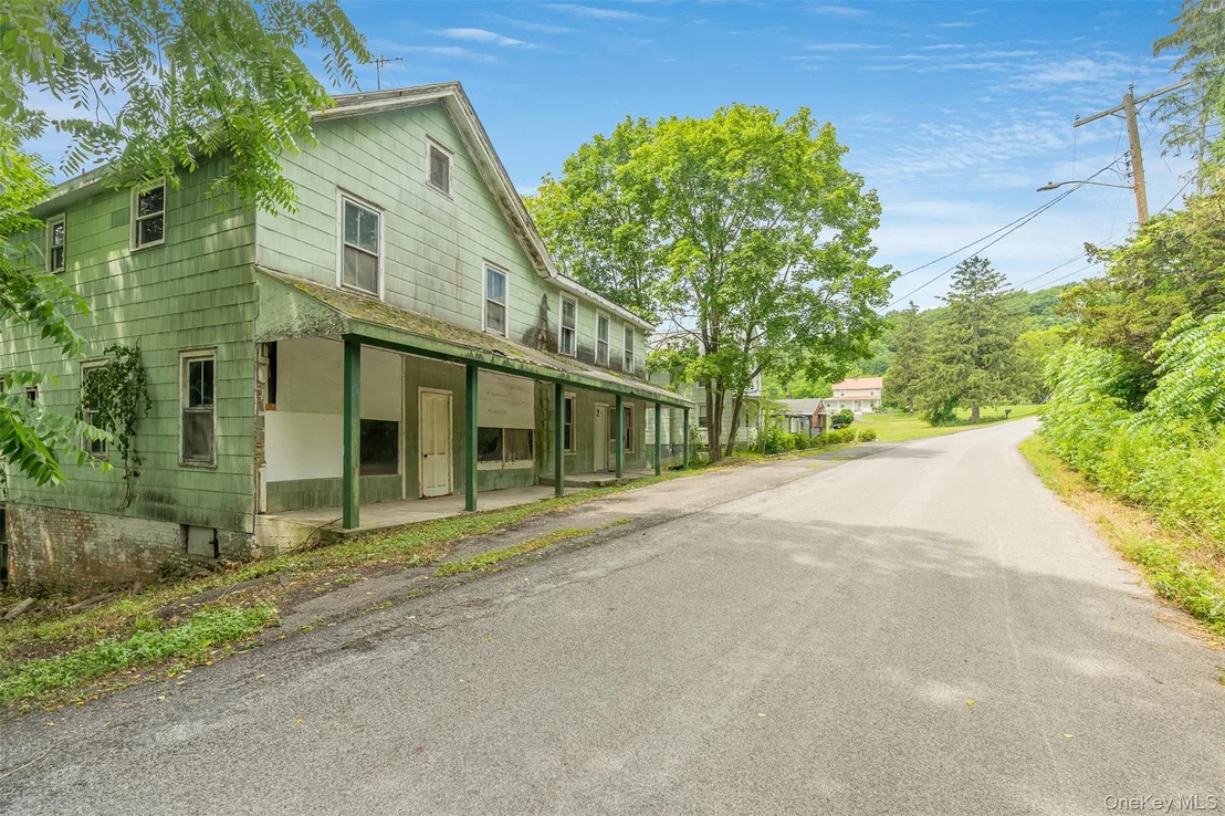 Photo of 50 Maple Street