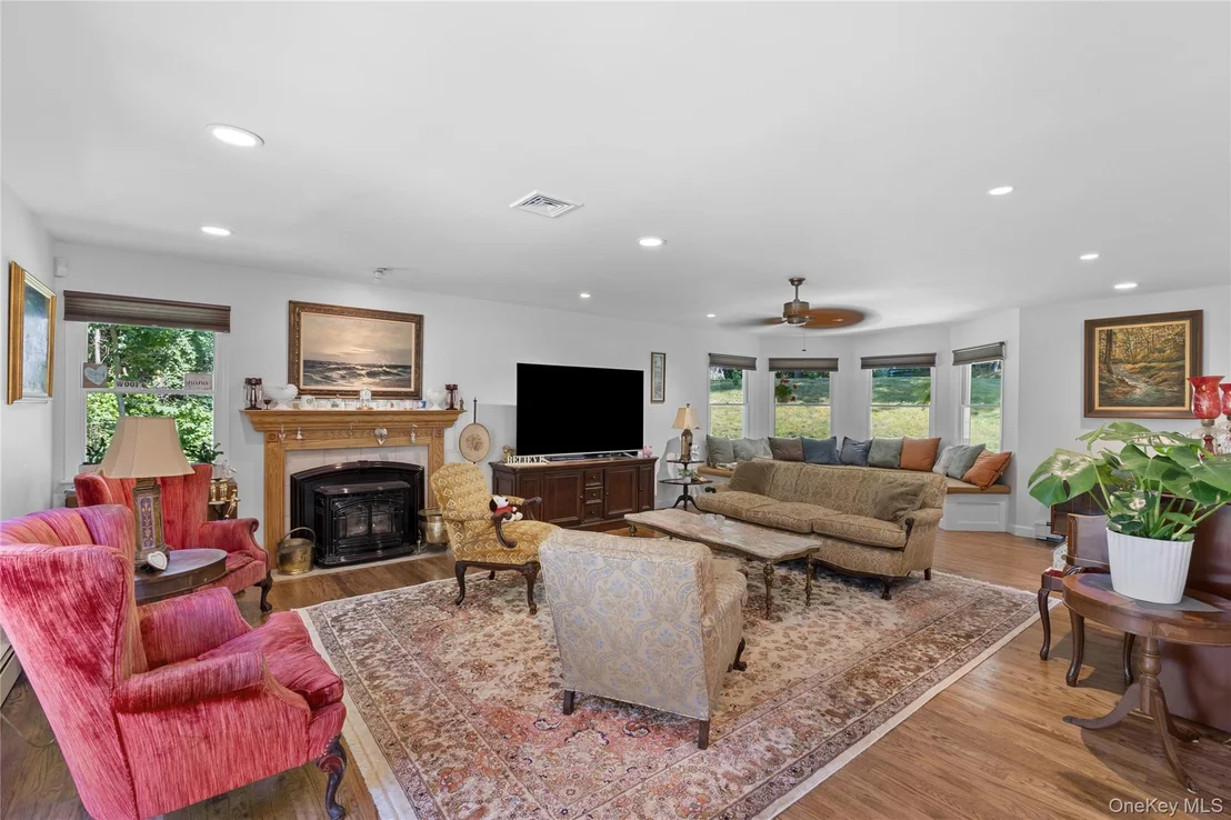 Photo of 10 Randall Road