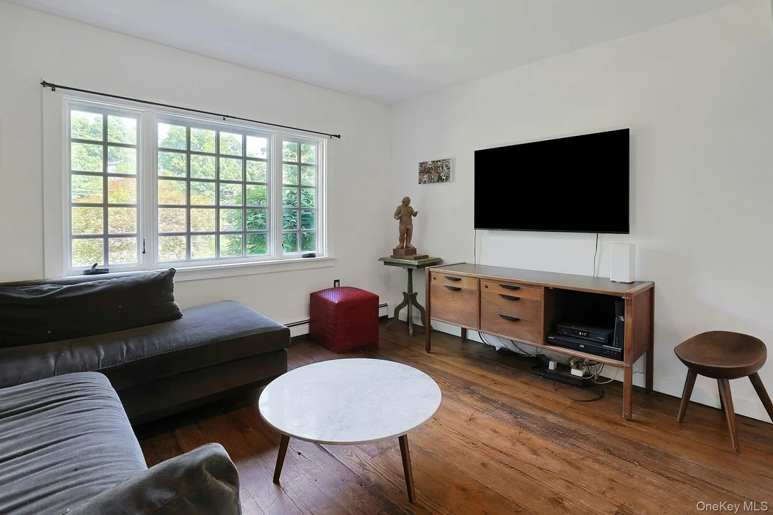 Photo of 65 Douglas Road