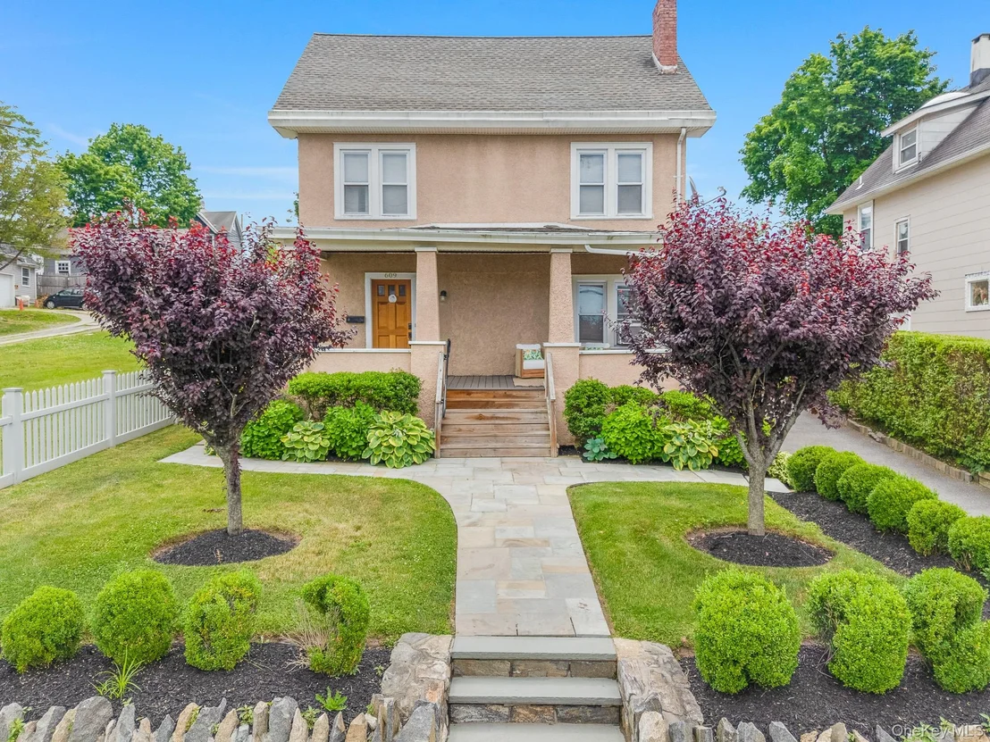 Photo of 609 Washington Street