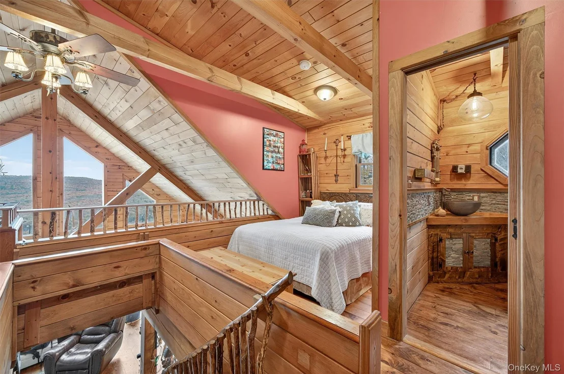 Photo of 129 Hallock Road