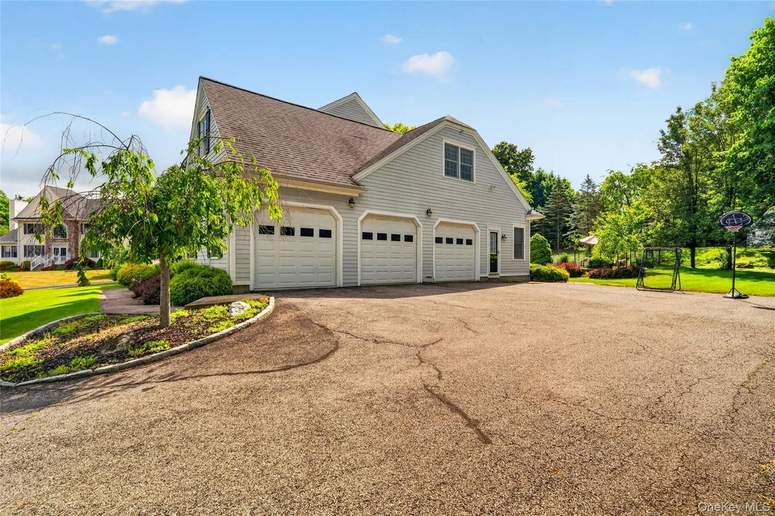 Photo of 12 Meadowview Lane