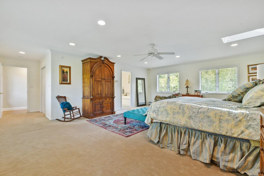 Photo of 237 Barrett Hill Road