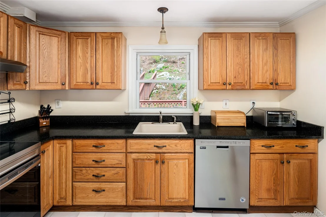 Photo of 479 Sprout Brook Road