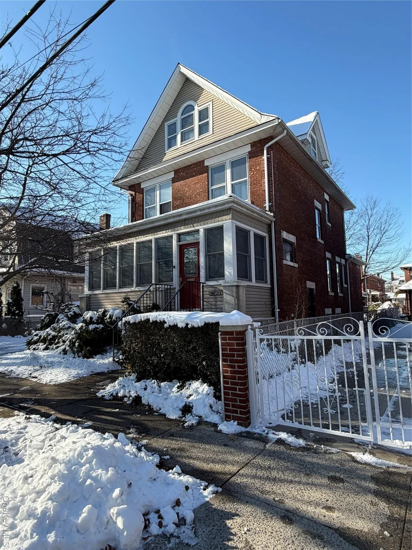 Photo of 4032 195th Street
