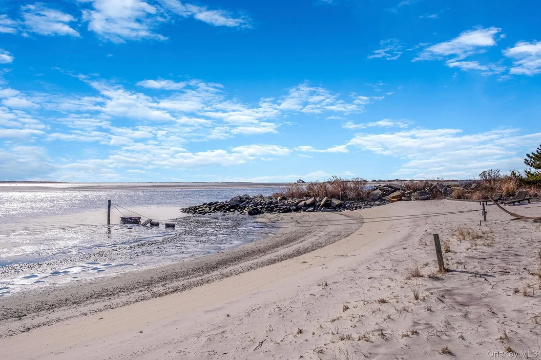 Photo of 116 Oak Beach Road