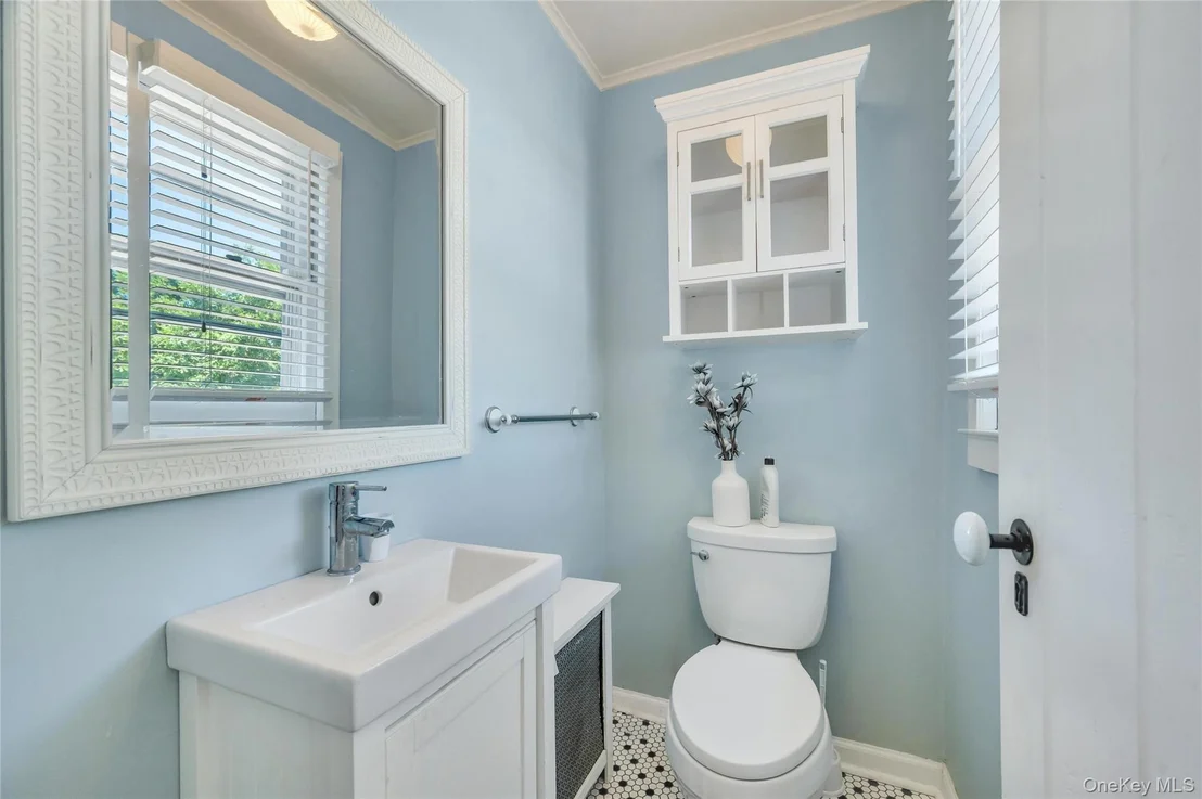 Photo of 105 Maple Avenue