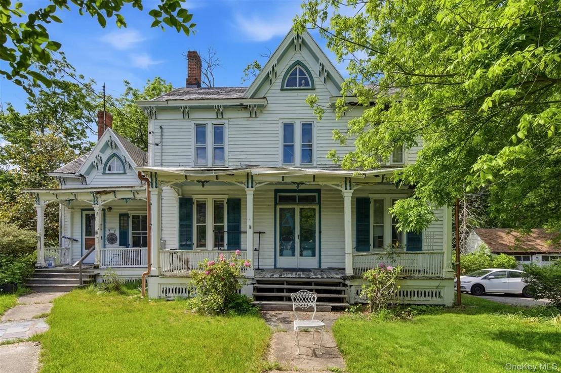 Photo of 215 Main Street